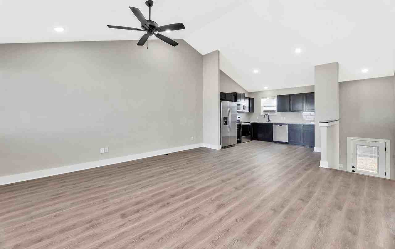 5264 N Plumthicket St - Photo 2 of 18