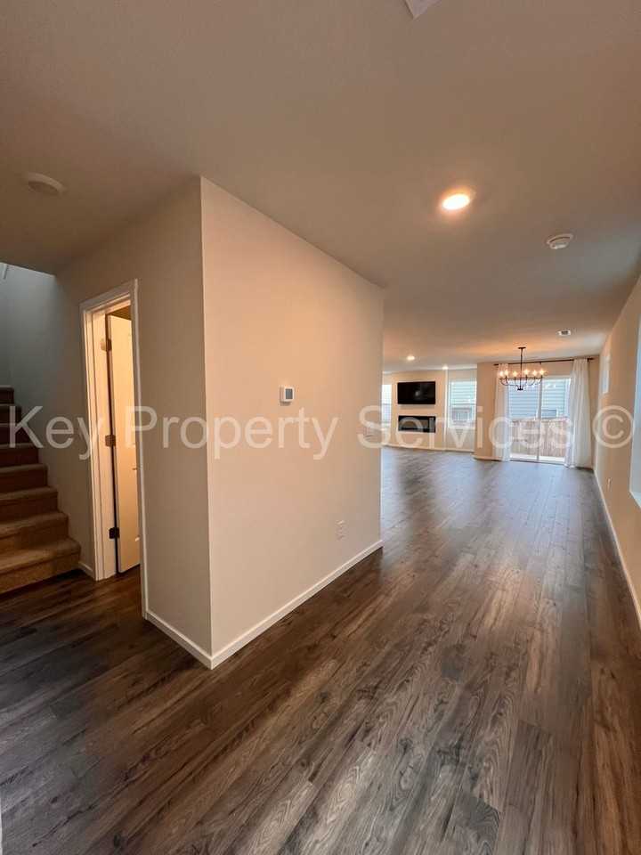 17503 Nw 10th Ave - Photo 2 of 29