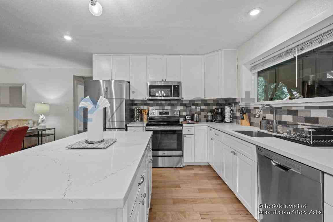 10590 River Dr #B - Photo 2 of 44