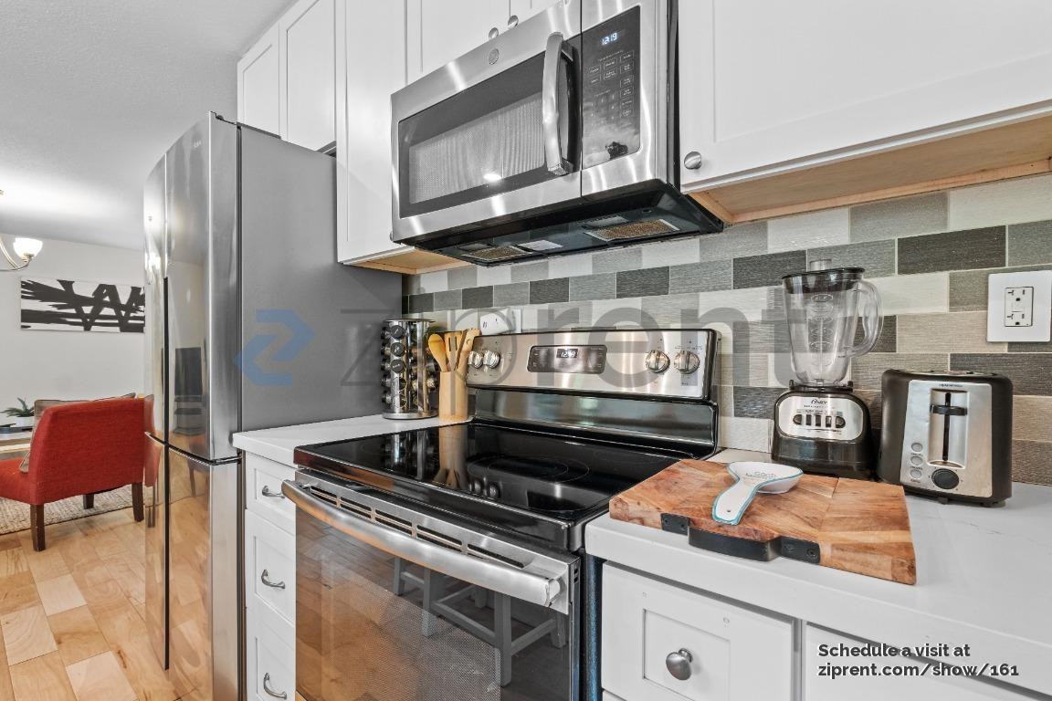 10590 River Dr #B - Photo 3 of 44