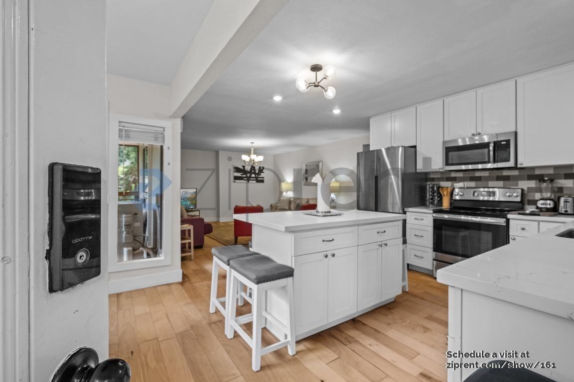 10590 River Dr #B - Photo 4 of 44