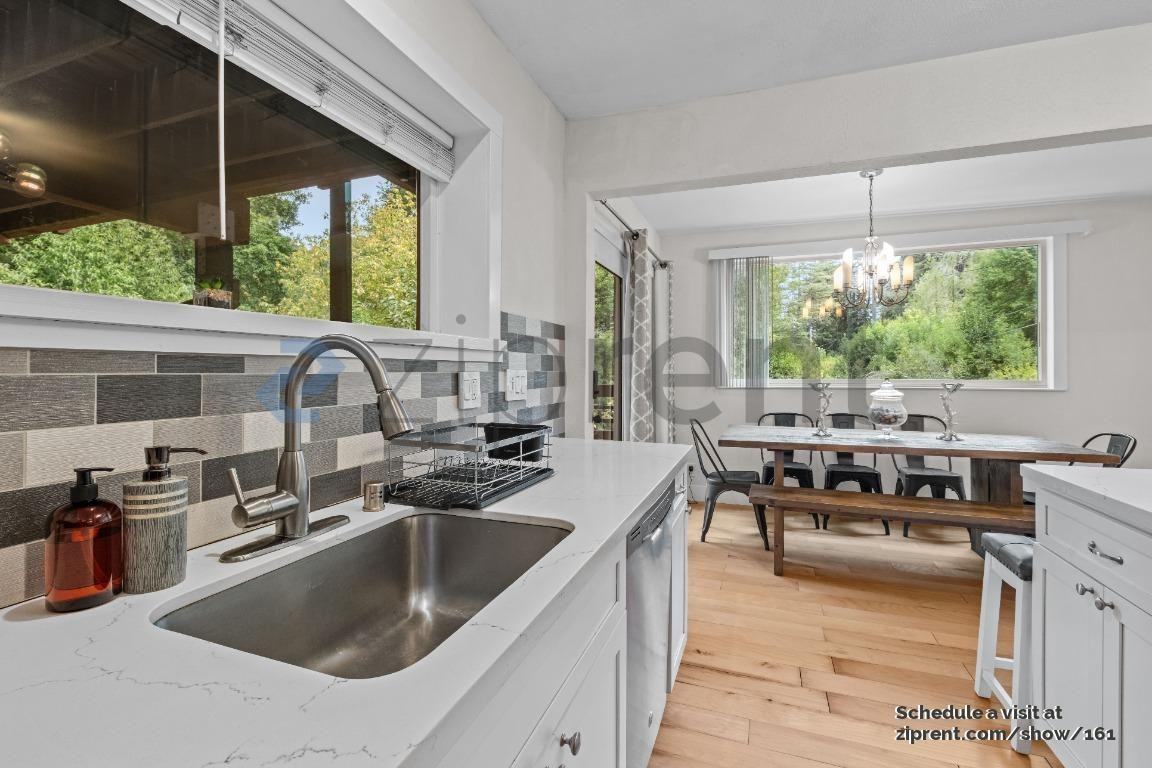 10590 River Dr #B - Photo 5 of 44