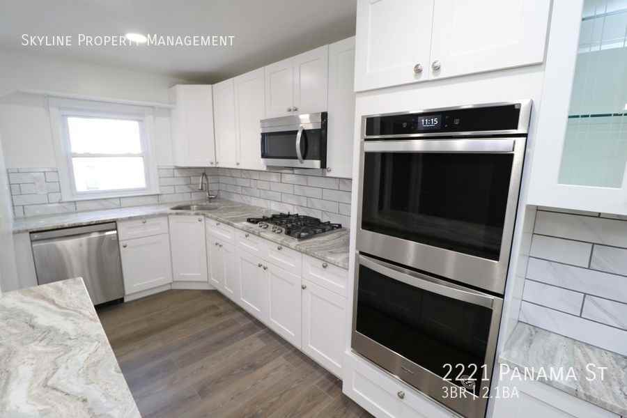 2221 Panama St - Photo 3 of 27