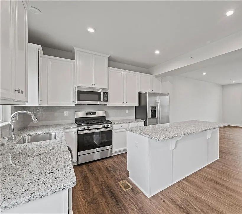 122 Lupine Dr #122 - Photo 3 of 20