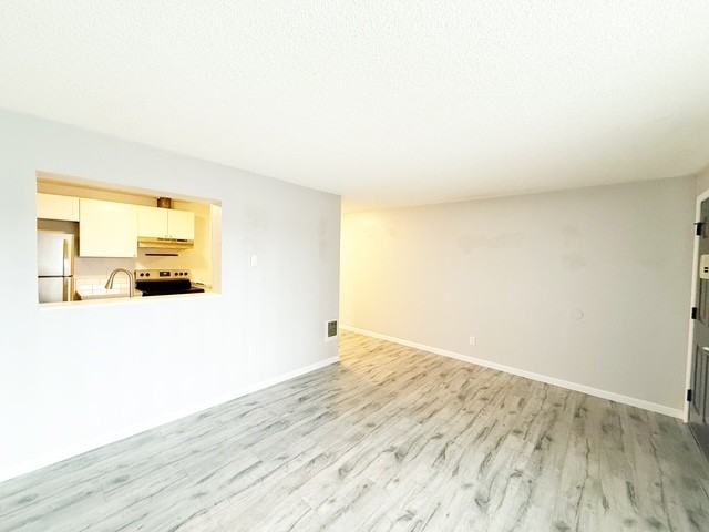 Crystal Grove Apartments - Photo 5 of 40