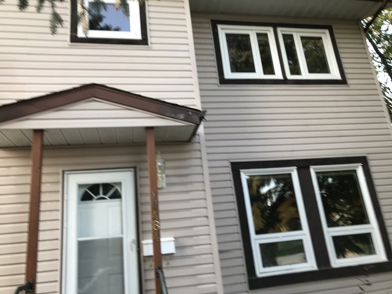 10484 21 Ave Nw - Photo 3 of 7