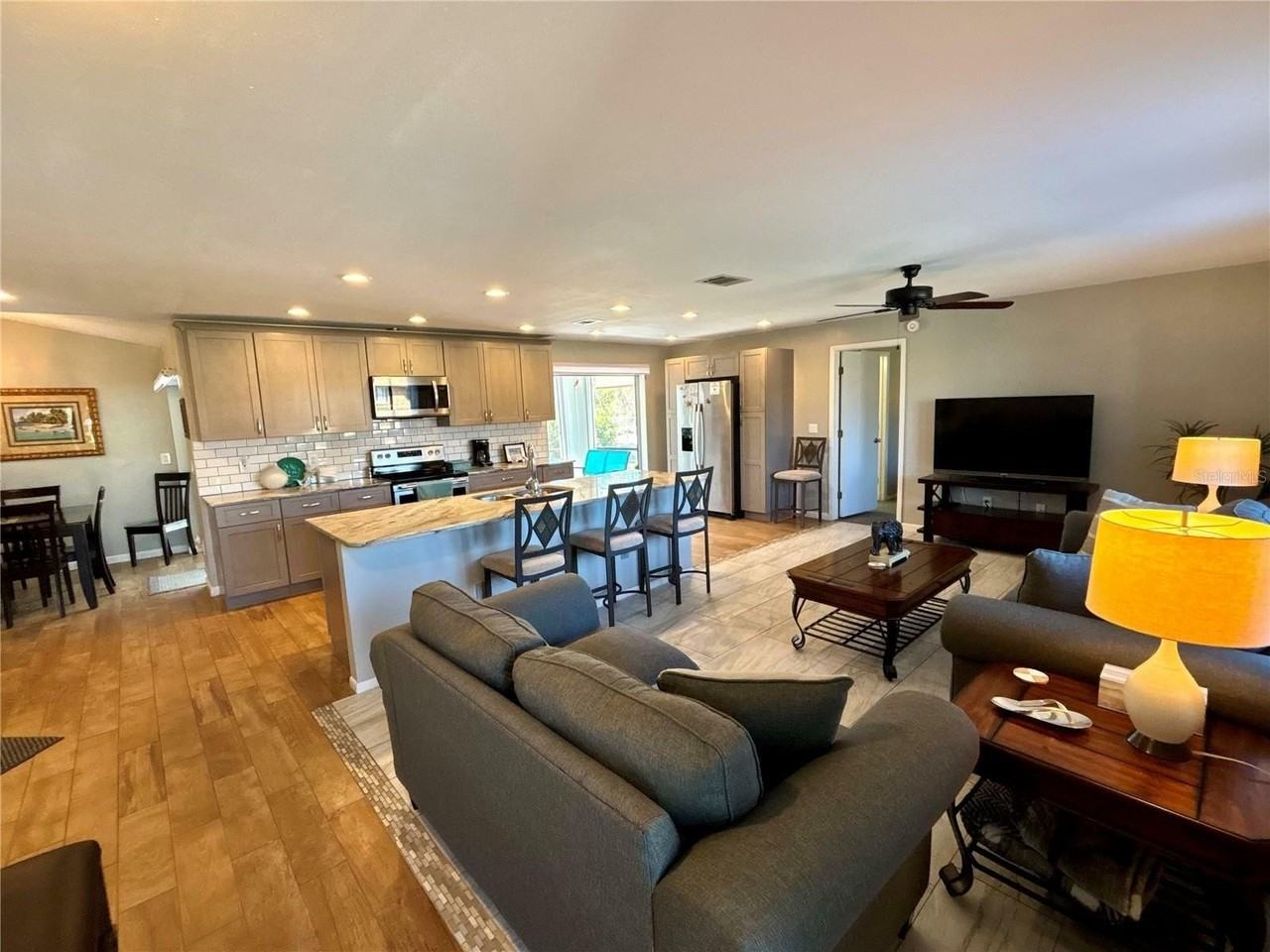 22497 Glen Ave - Photo 5 of 26