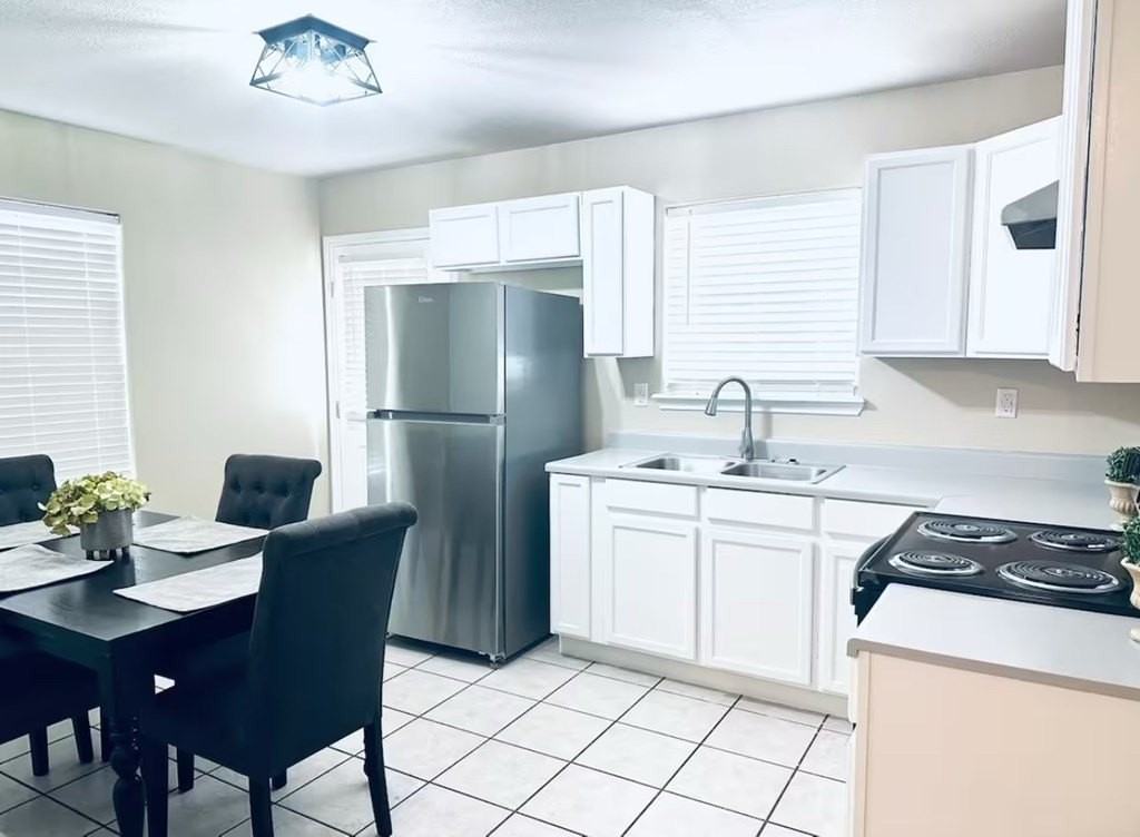 3065 Alvin - Photo 3 of 12