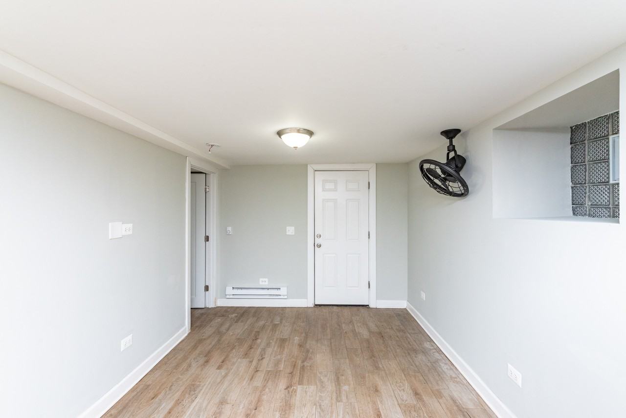 1431 W Flournoy St #G - Photo 5 of 11