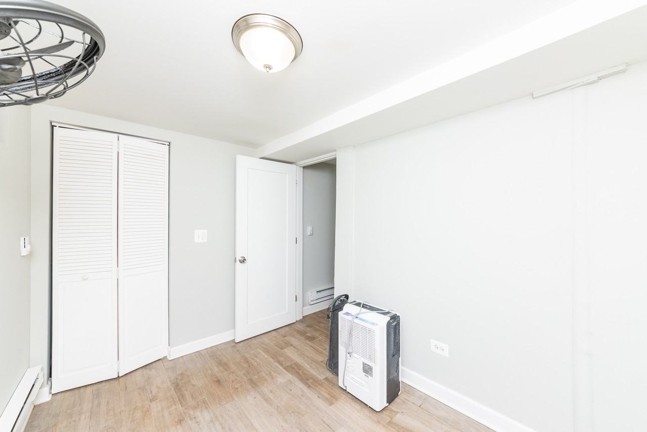 1431 W Flournoy St #G - Photo 7 of 11