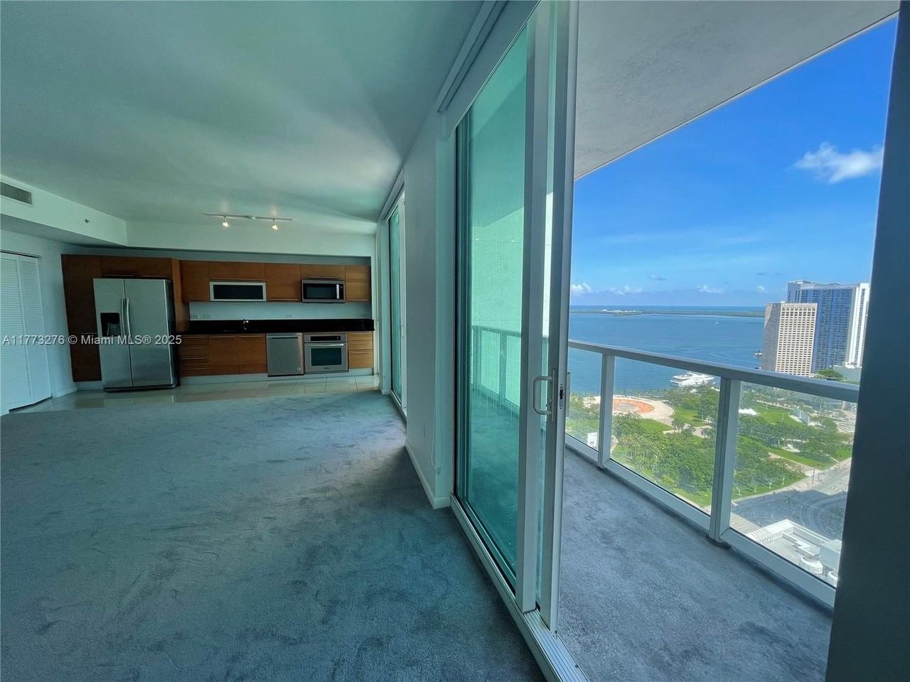 244 Biscayne Blvd #3505