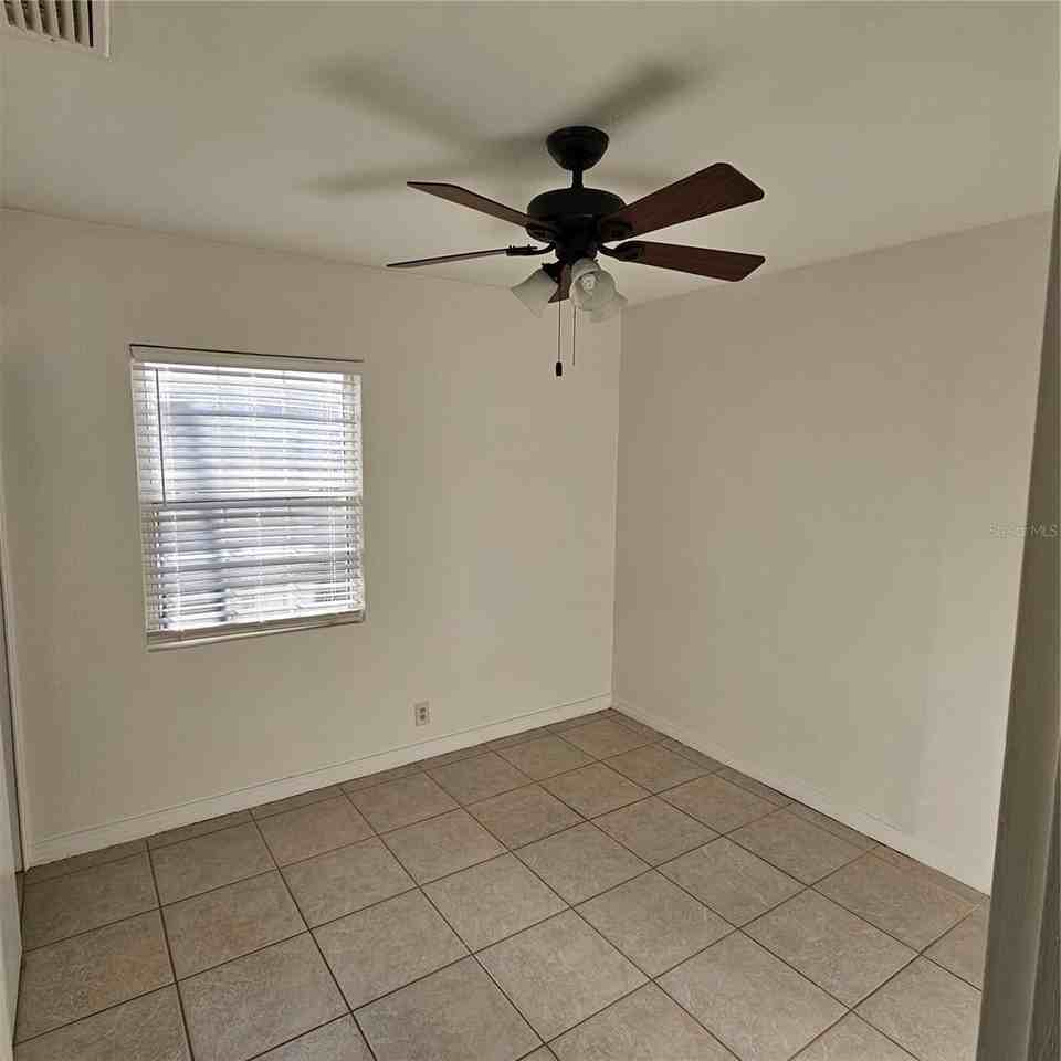 3413 W Cherokee Ave - Photo 5 of 11