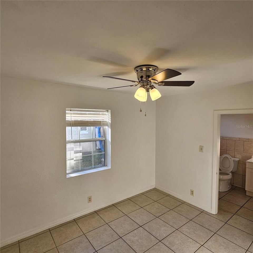 3413 W Cherokee Ave - Photo 7 of 11