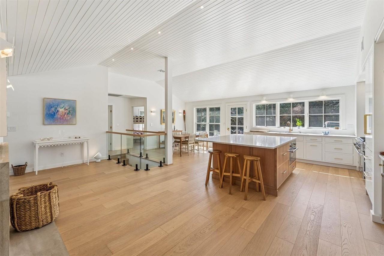 25 Lamb Ave - Photo 5 of 16