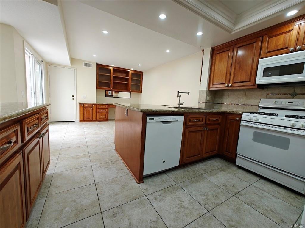 19 Georgetown #25 - Photo 2 of 8