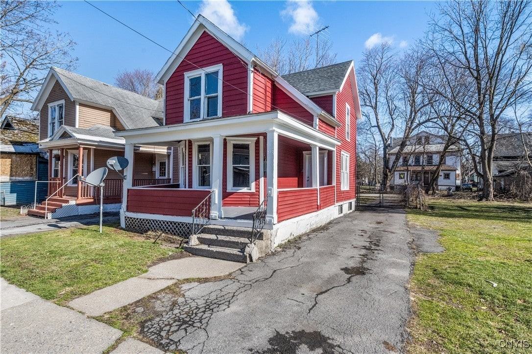 238 Putnam St - Photo 2 of 26