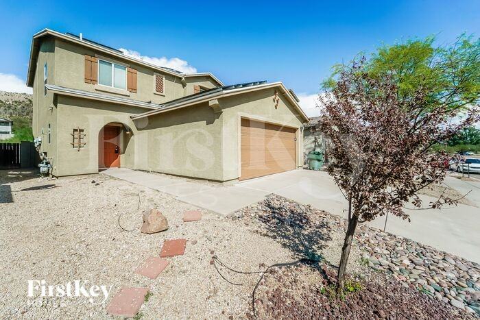 1498 W Beantree Ln - Photo 2 of 15