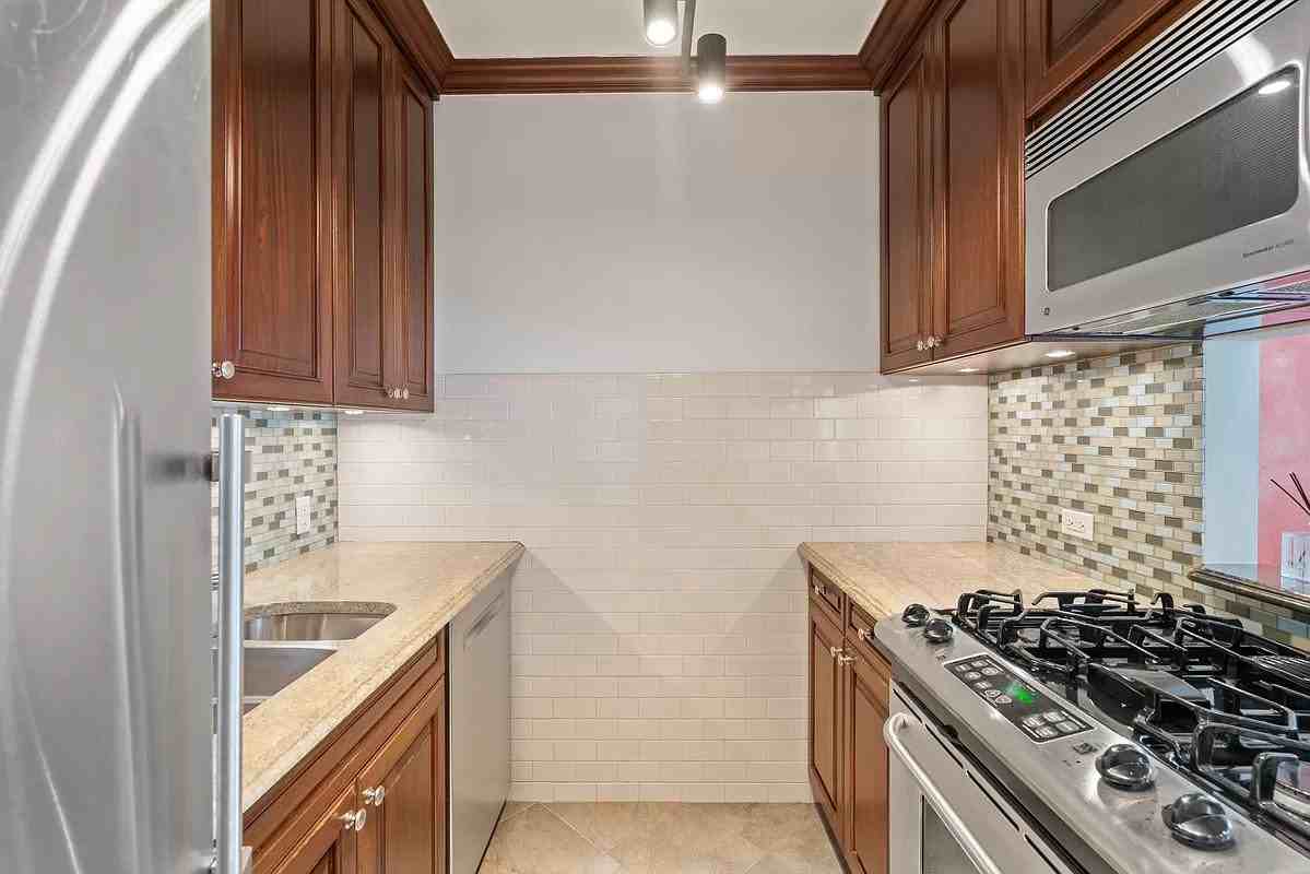 Wall Street Ct #608 - Photo 3 of 8