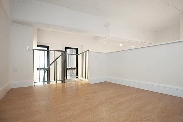 Greenwich St #4GS - Photo 2 of 6