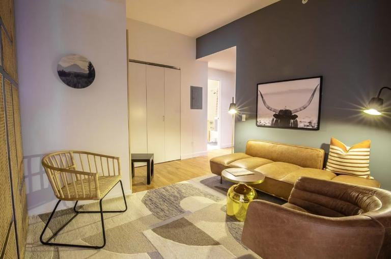 Leonard St #815 - Photo 4 of 8