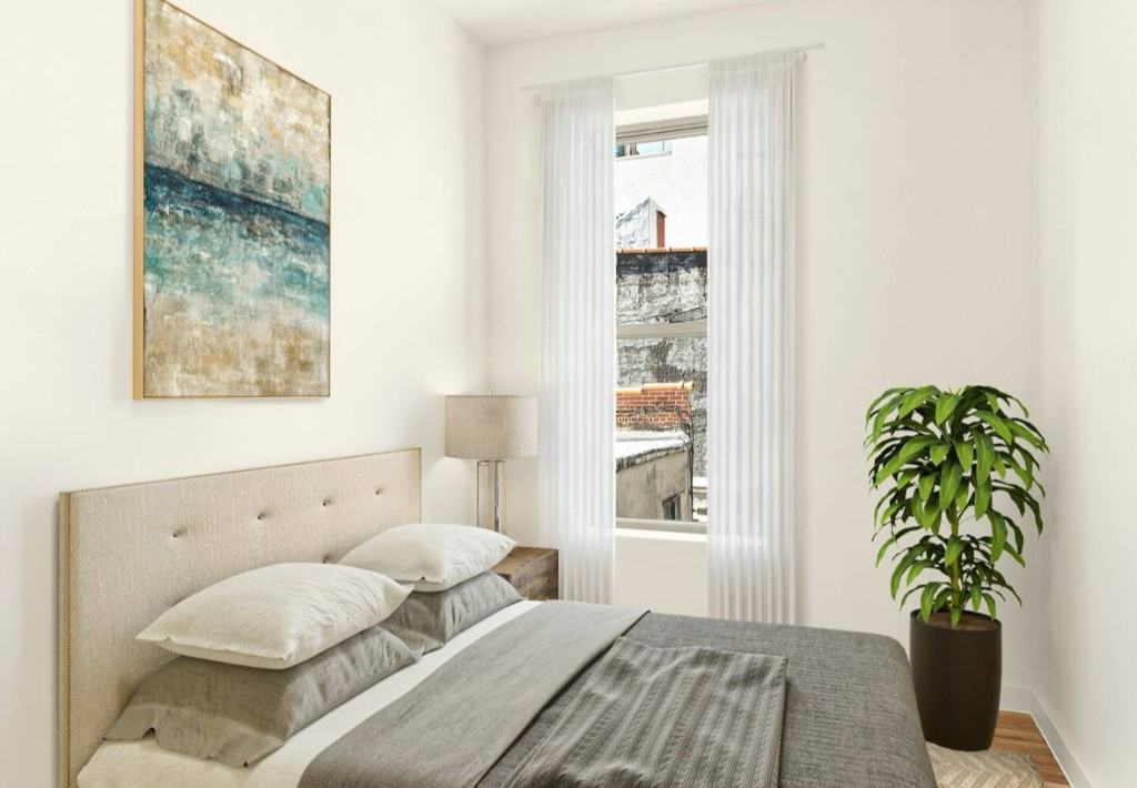 E 21st St #7 - Photo 2 of 6