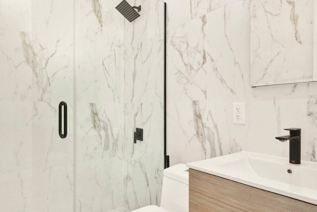 E 21st St #7 - Photo 3 of 6