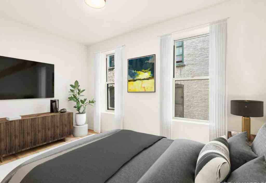 E 21st St #7 - Photo 4 of 6