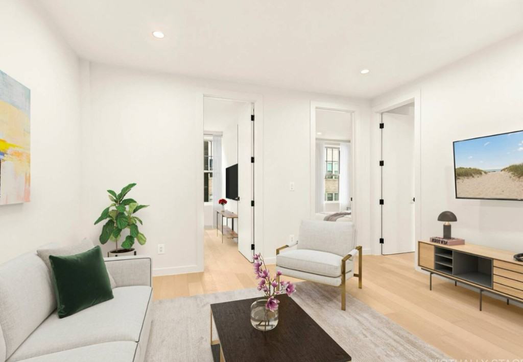 E 21st St #7 - Photo 6 of 6