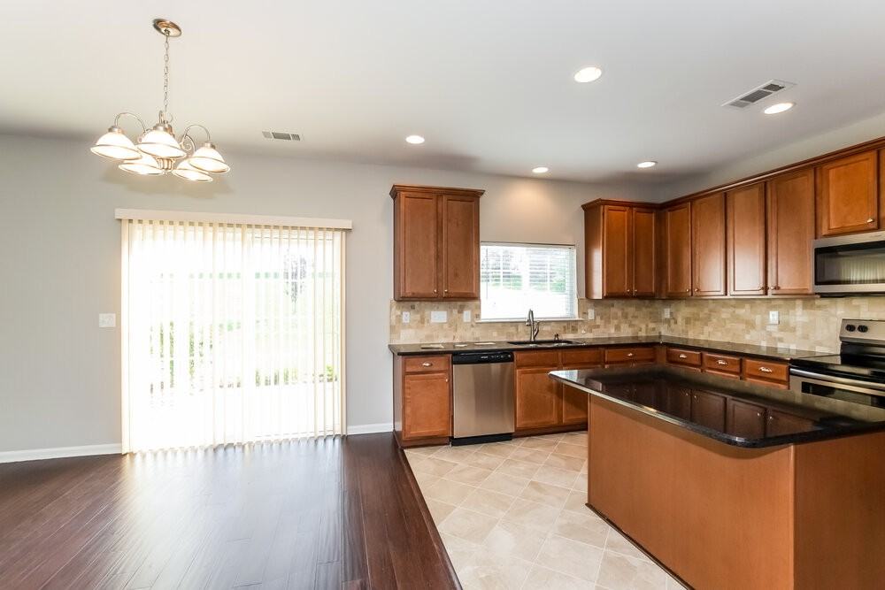 114 Farmers Folly Dr - Photo 6 of 18