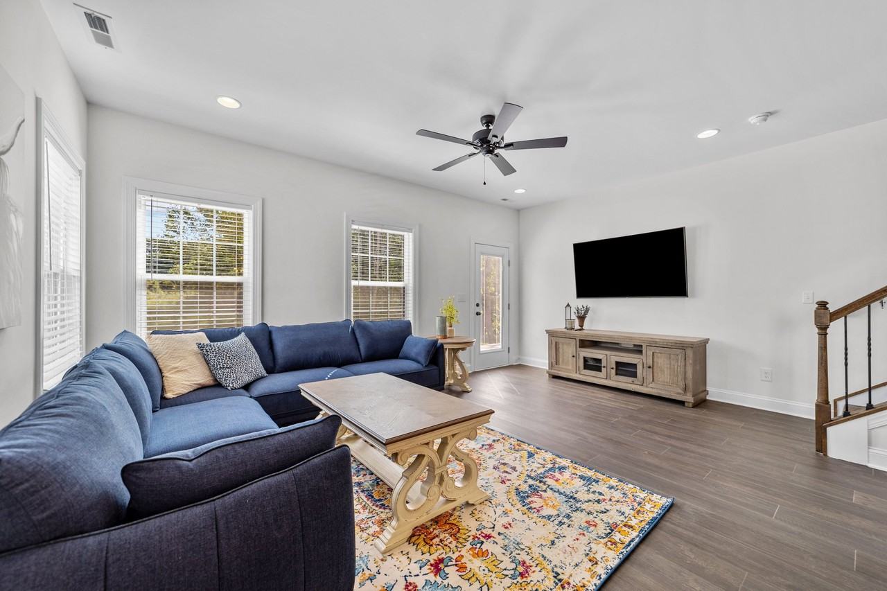 816 Crown Point Dr - Photo 6 of 50