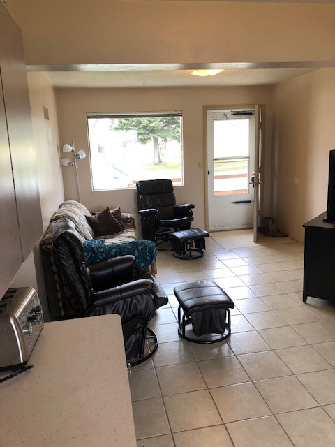 1017 Washington Ave - Photo 2 of 8