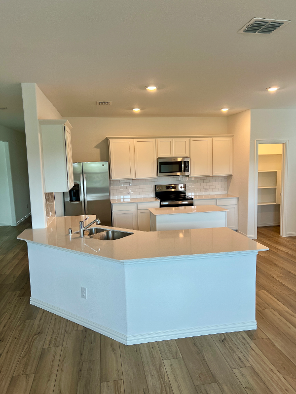 232 Jenkinson Dr - Photo 2 of 20