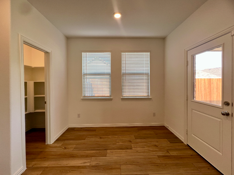 232 Jenkinson Dr - Photo 4 of 20