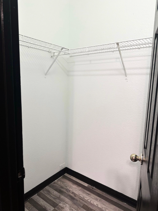 1806 Superior Ct - Photo 3 of 14