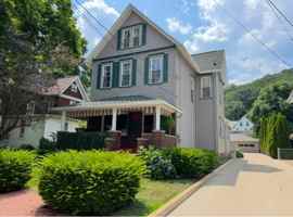 featured image of 729 Liberty St #1