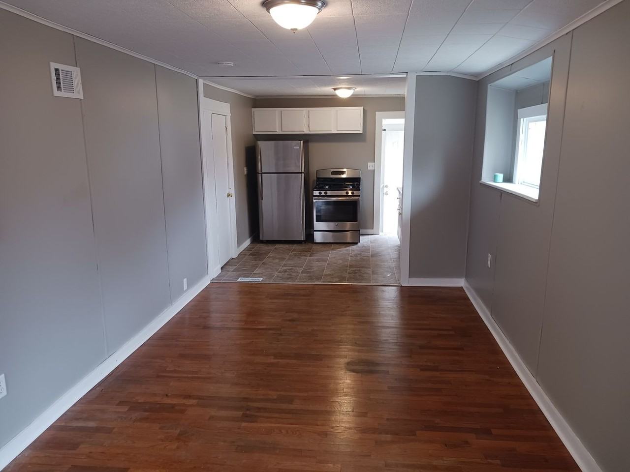 3615 Holcomb Ave - Photo 2 of 8