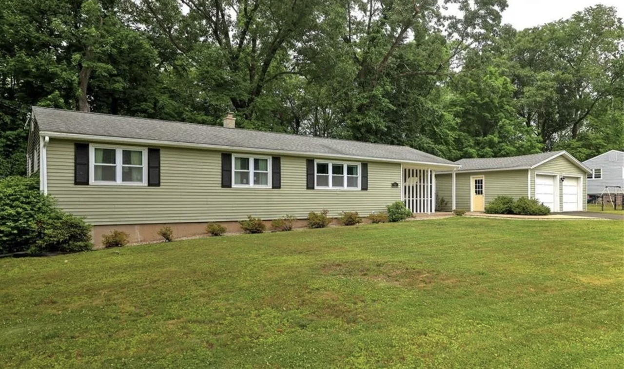 921 Farmington Dr #NA - Photo 2 of 24