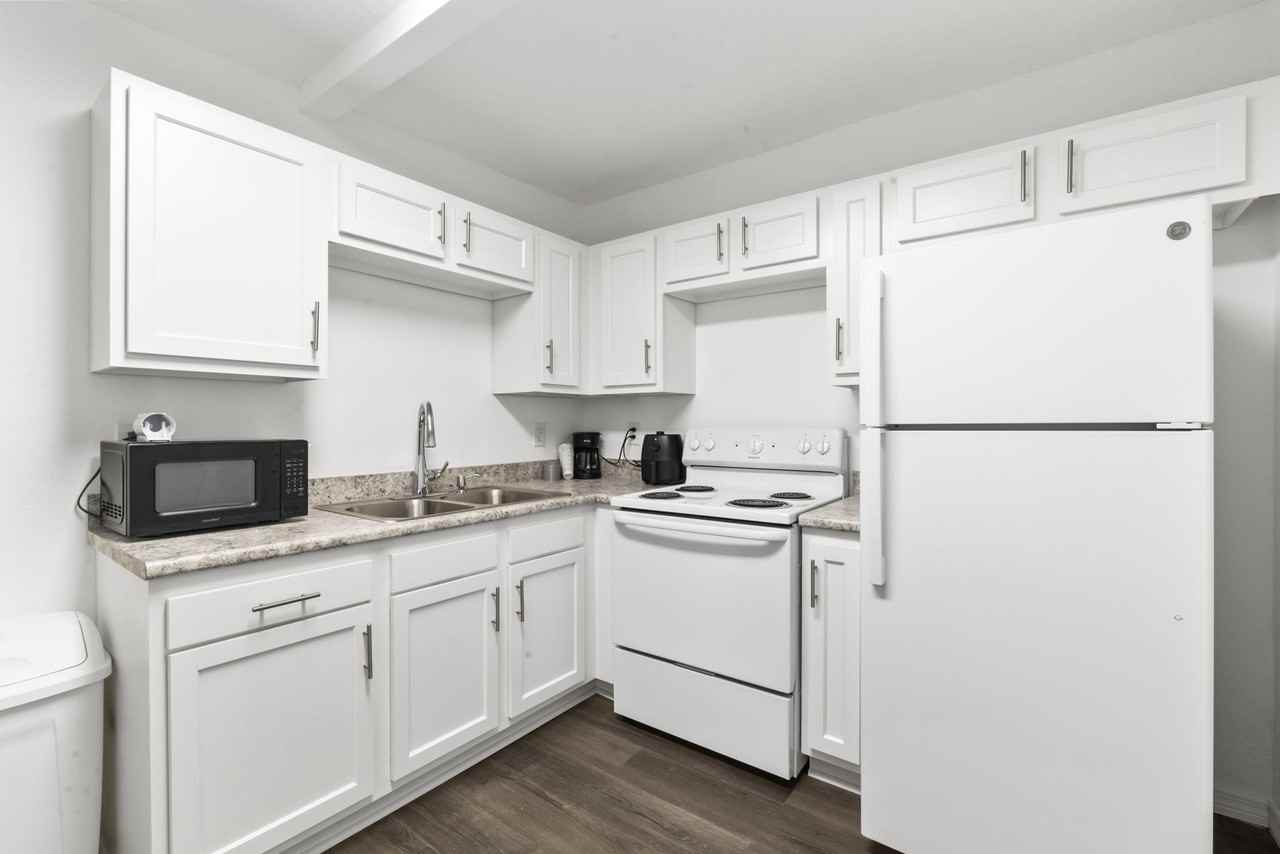 Ardisia Rd N - Photo 3 of 8