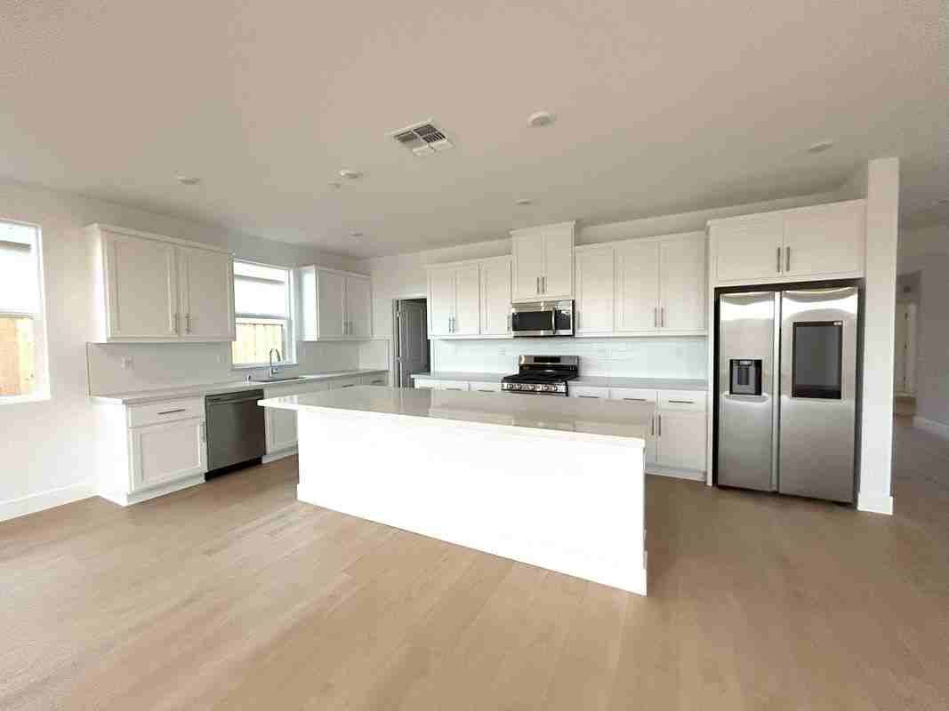 2216 Greenhorn Rd - Photo 2 of 10