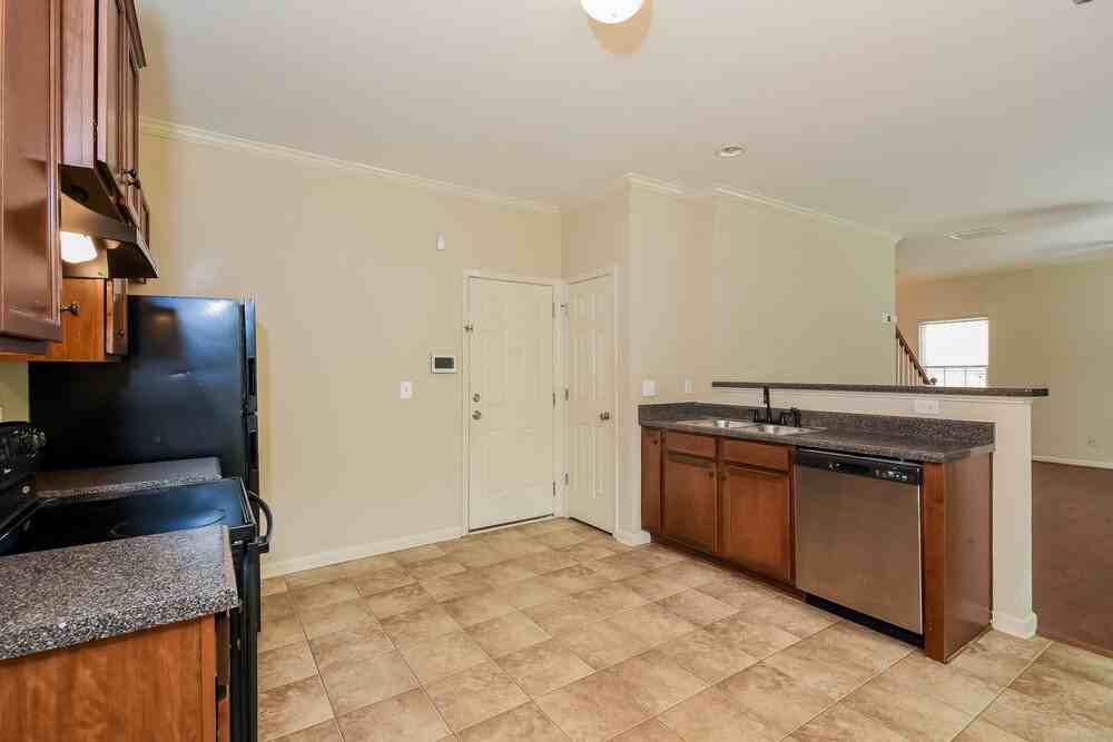 5013 Amethyst Dr - Photo 7 of 17