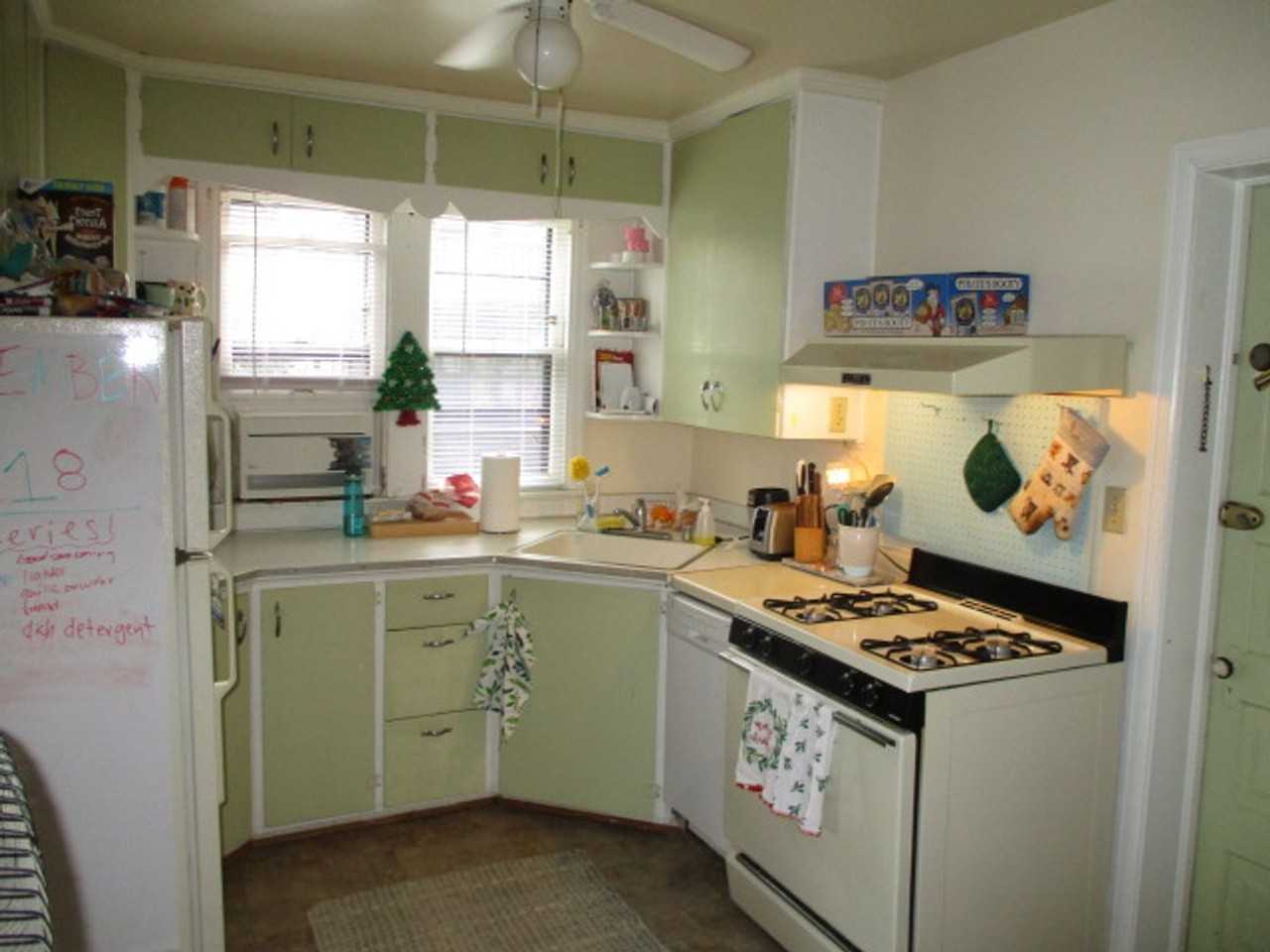 1005 Grant Street - Photo 7 of 34