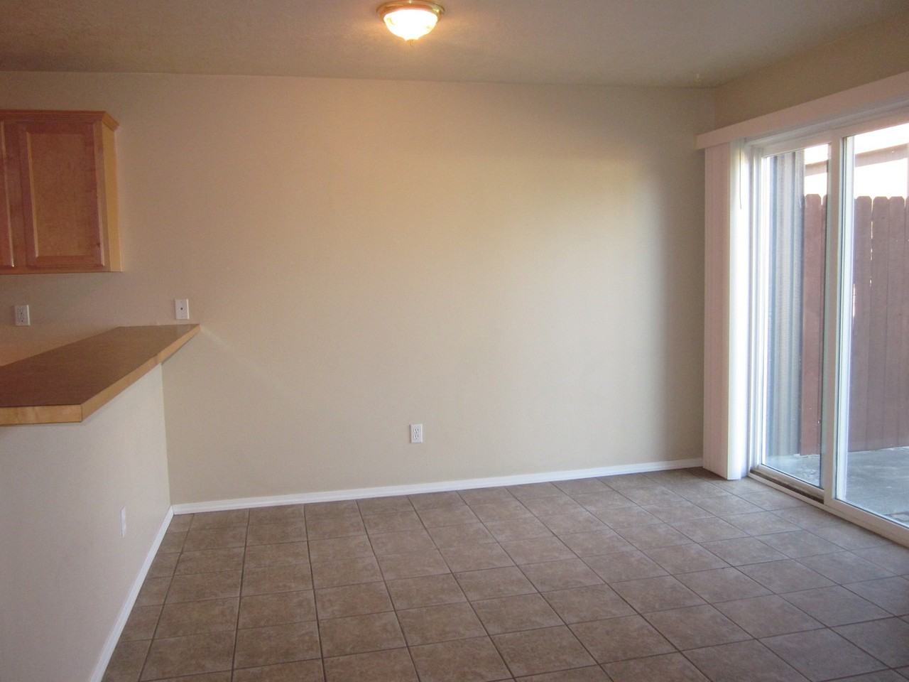 1962 Sw Reindeer Ave - Photo 3 of 10