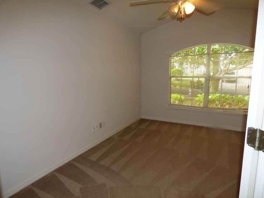 16644 Rockwell Heights Ln - Photo 3 of 24
