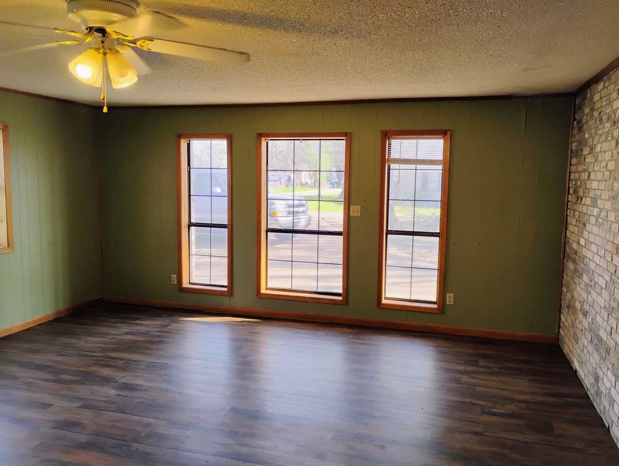 300 Slayden St - Photo 3 of 19