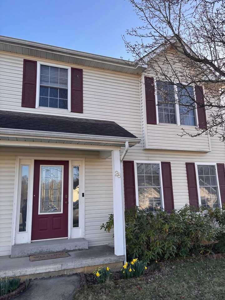 28 Antietam Dr - Photo 3 of 14