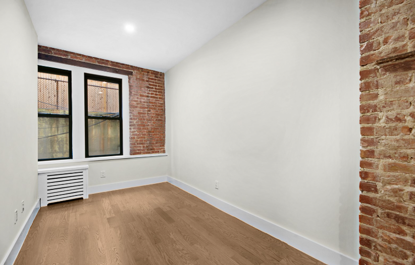 220 E 70th St #1E - Photo 4 of 8