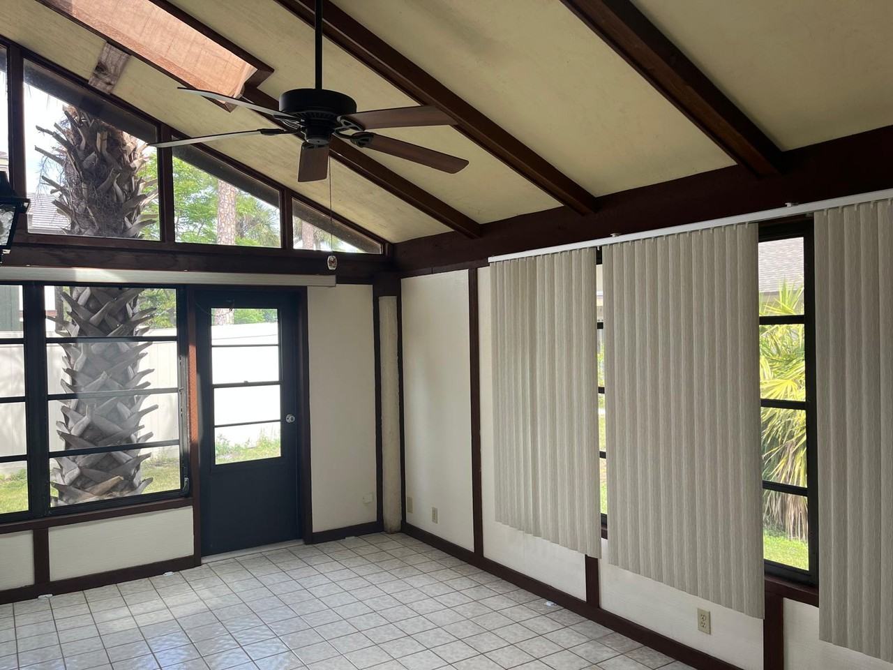 107 Meadowbrook Cir #NA - Photo 5 of 11