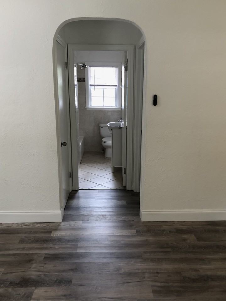 527 13th Ave Nw #527 - Photo 6 of 10