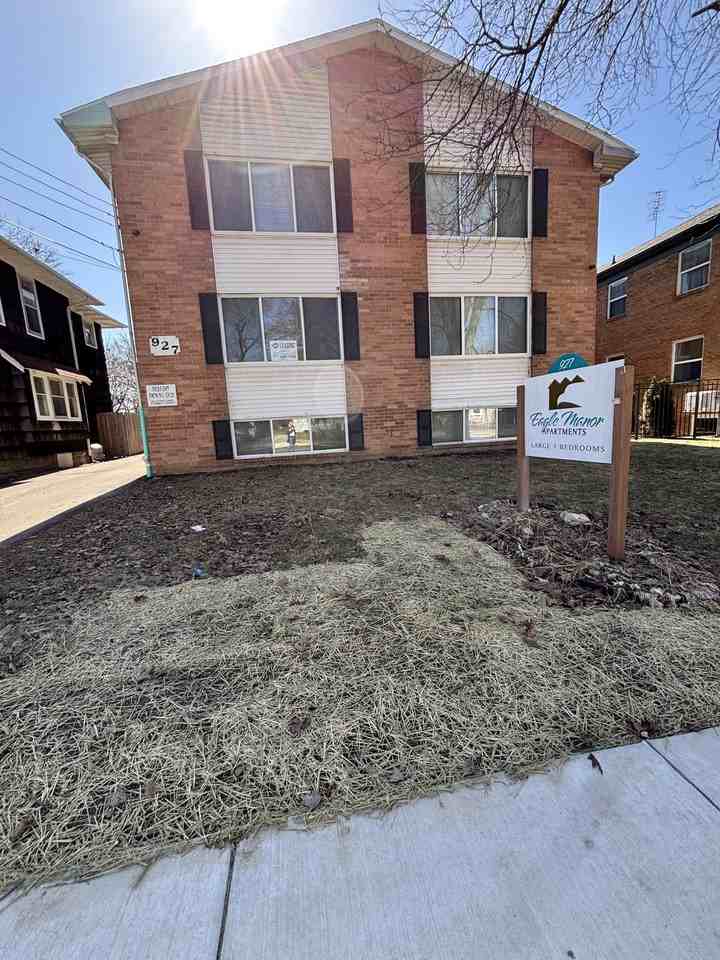 927 West Shiawassee Street #12 - Photo 2 of 9