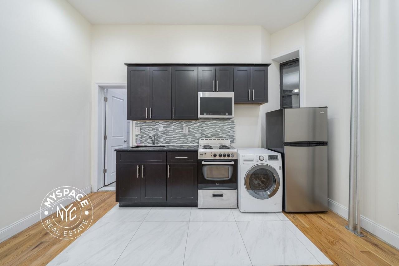 30 Rogers Avenue #B - Photo 2 of 7